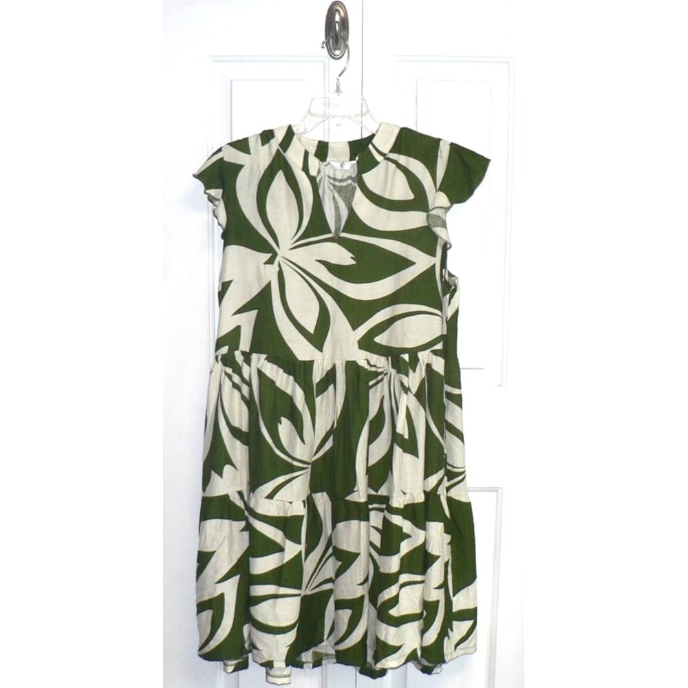 Kaktus Womens Split Neck Short Flutter Sleeve Tiered Dress in Green Cream Medium